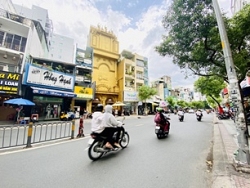 Bán nhà mặt tiền Cao Thắng, Quận 10, 7mx14m, đang cho thuê 150tr/tháng.
