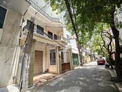 Cho thuê nhà riêng cực rộng, mặt tiền 7m, trung tâm Cầu Giấy. Tổng diện tích sử dụng 480m2